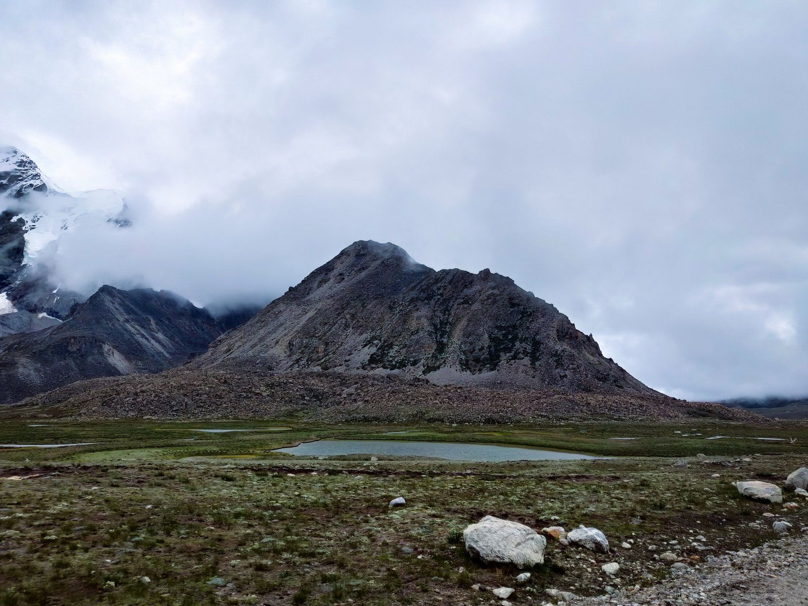 Rush Lake & Rush Peak (5,098m) Trek scenery 2